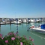 Appartamento In 54670 *